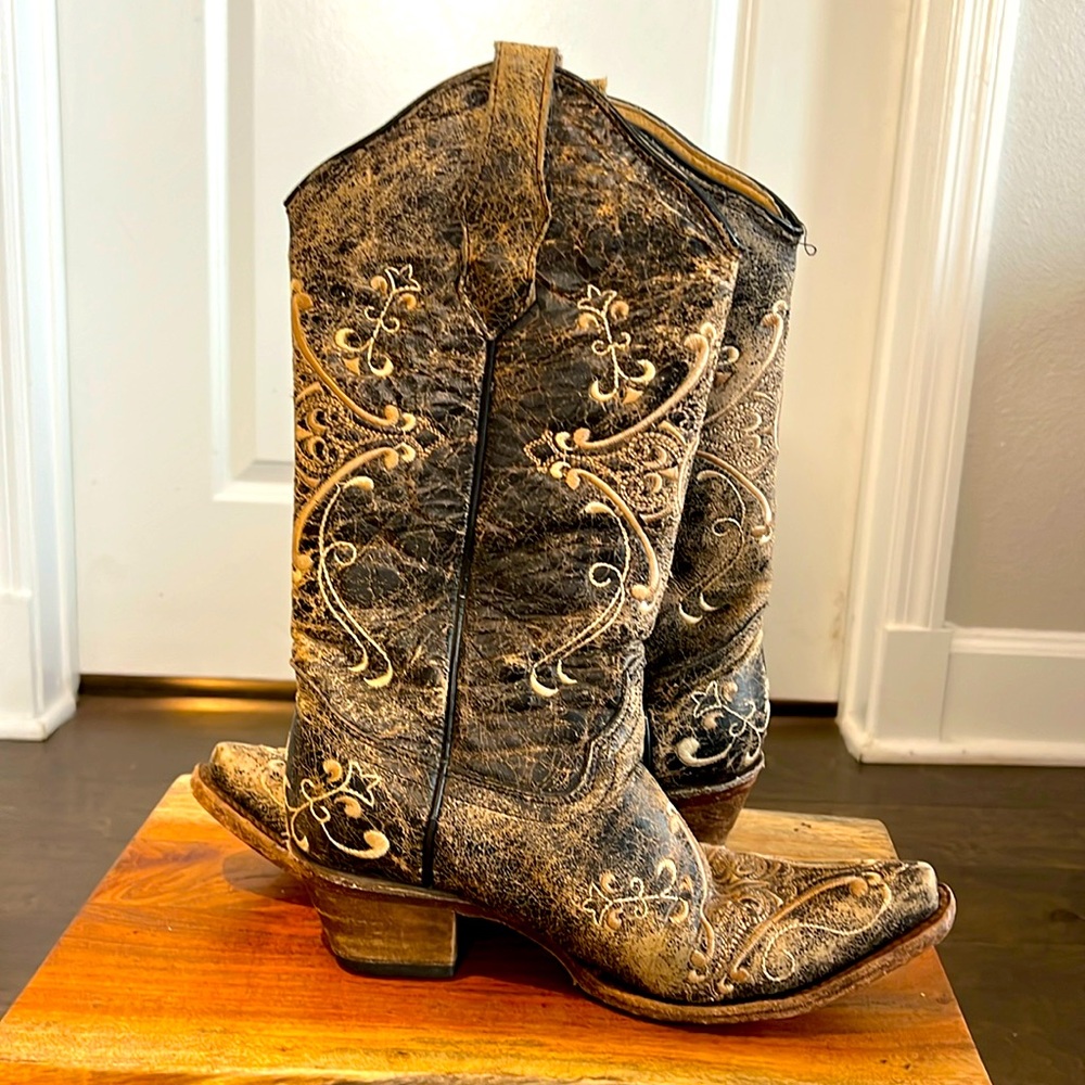 Female cowboy boots. Genuine leather
